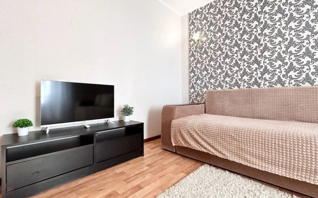 Bolshaya 2-Kh Komnatnaya V Rayone Dvortsa Sporta Flat