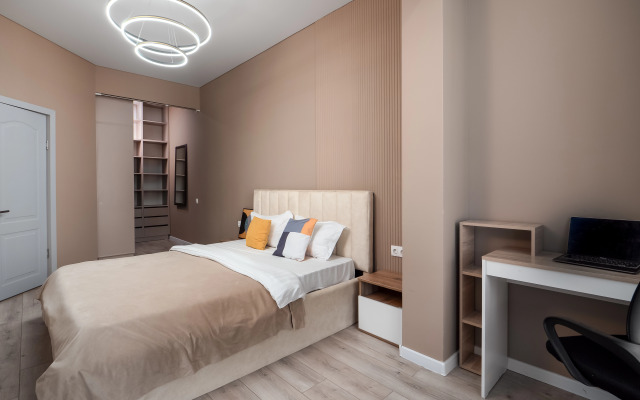 Yevrodvushka S Potryasayuschim Vidom Na Gorod Flat