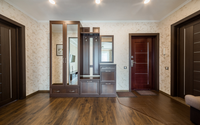 Квартира Тёплая солнечная возле БЦ Первая Башня