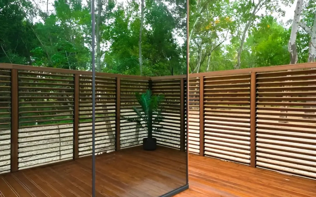 Private House na Beregu Reki s Avtorskim Dizaynom