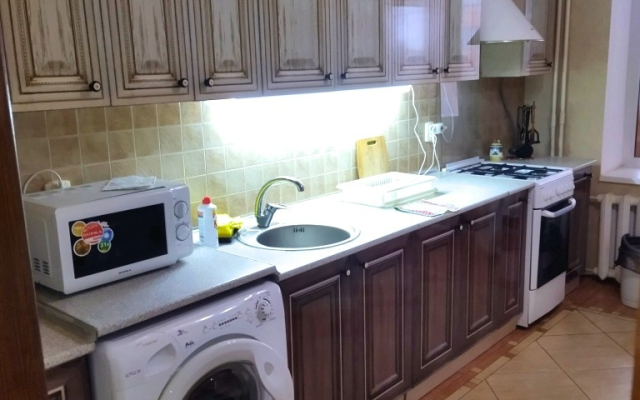 Kvartira Na Oktyabryskoy 215/1 Apartments