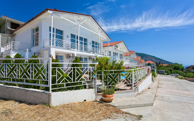 Gurzuflife Apartments