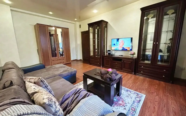 Goldapart Na Serpukhovskoy Flat