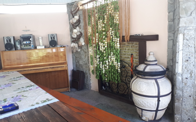 Byili-Zhili Guest house