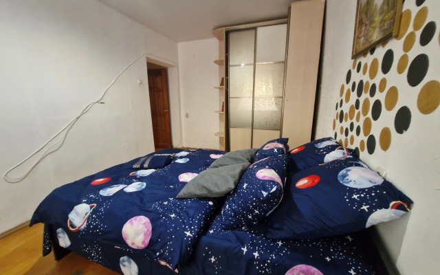 2Kh Komn Na Oranzhereynoy Flat