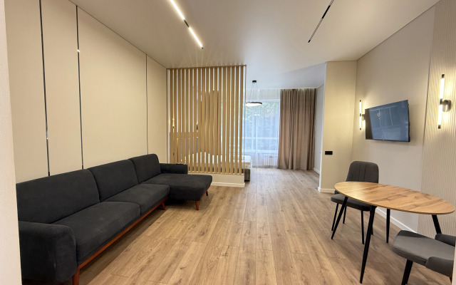 V Zolotom Kvadrate Flat