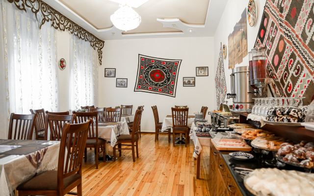 Rayhon Hotel