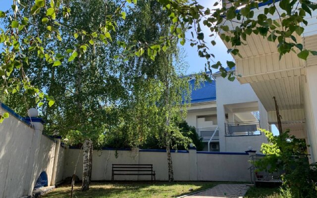 Solnechny Guest House