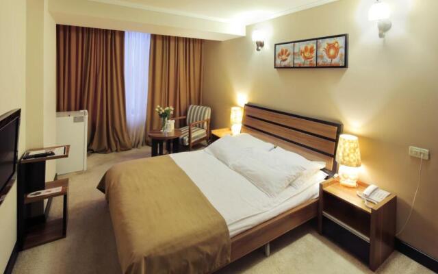 Nairi Hotel