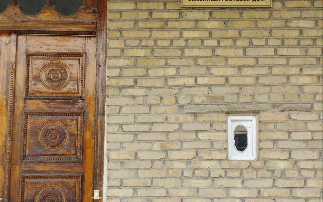 Isfan Guest House