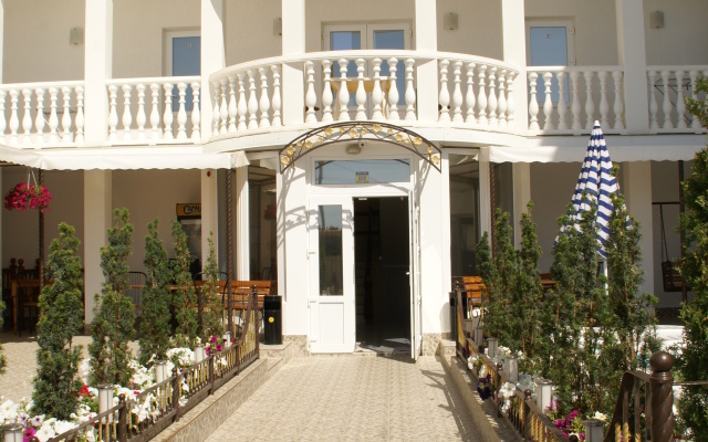 Belye Parusa Hotel