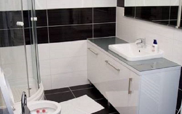 Spacious Beachfront Apartments Tanita
