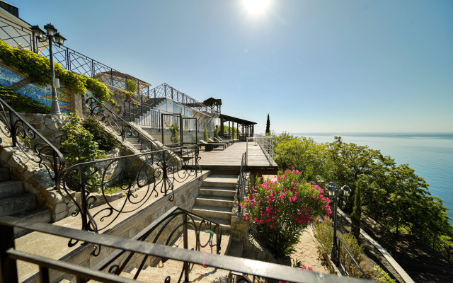 Solnechnyij Guest House