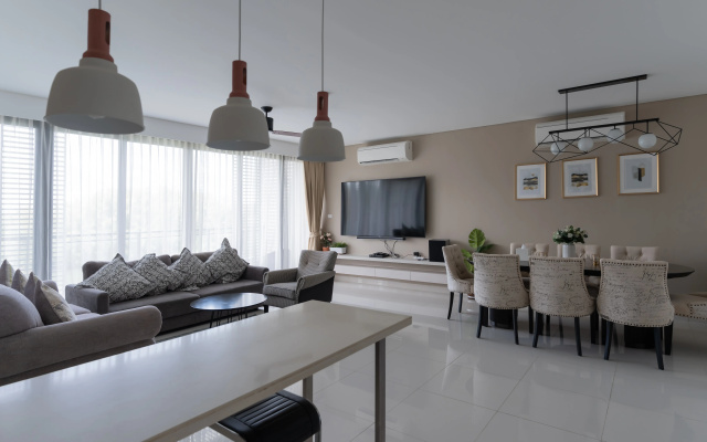 Апартаменты Cassia Residences Laguna 3 bedroom lake and sea view