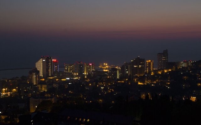 S Massazhnoy Krovatyu I Vidom Na More Apartments