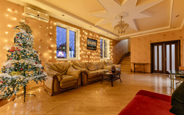 V Beleutovo S Basseynom I Saunoy Private house