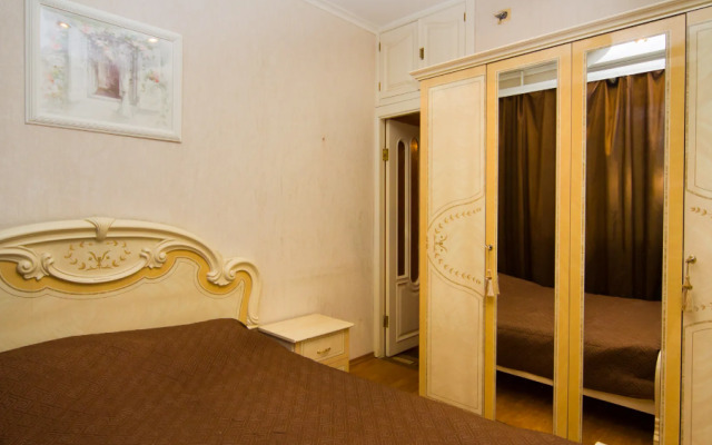 Квартира трёхкомнатная Воскресенская 6