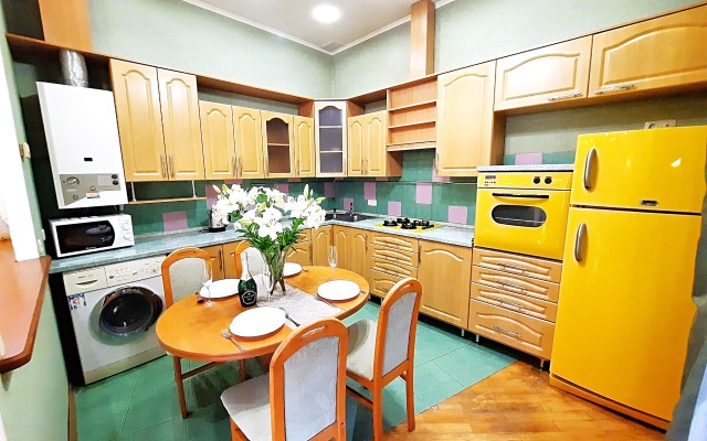 Апартаменты 4 метра над Уровнем Неба Alex