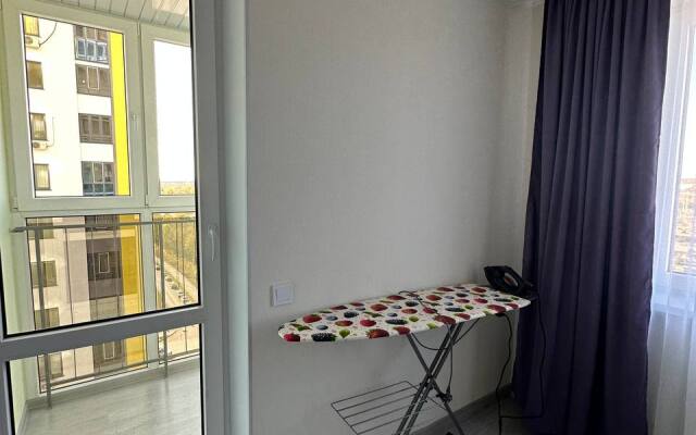 Yarkiy C Vidom Na Naberezhnuyu Flat