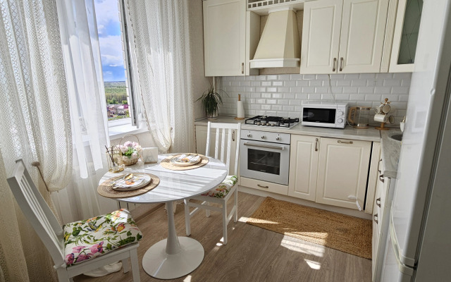 Na Prospekte Druzhby 19b Flat