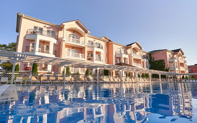 Курортный отель Alean Family Riviera
