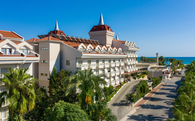 Aydinbey Famous Resort - Ultra All Inclusive