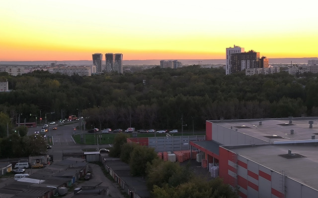 Квартира Комфортная рядом с парком и метро