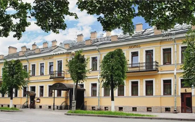 Golden Hotel