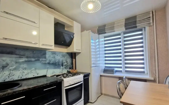Na Prospekte Oktyabrya 7 Apartments
