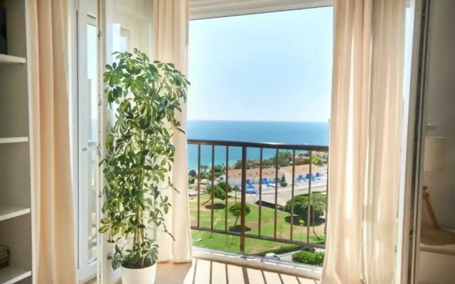 Апартаменты Studio Campoamor with sea view