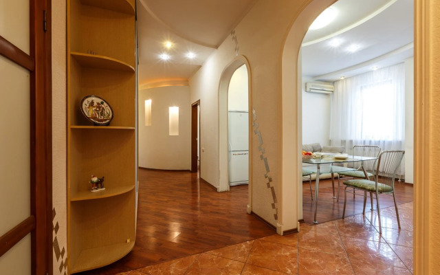 Квартира от Компании Хоум Отель на Степана Разина 154