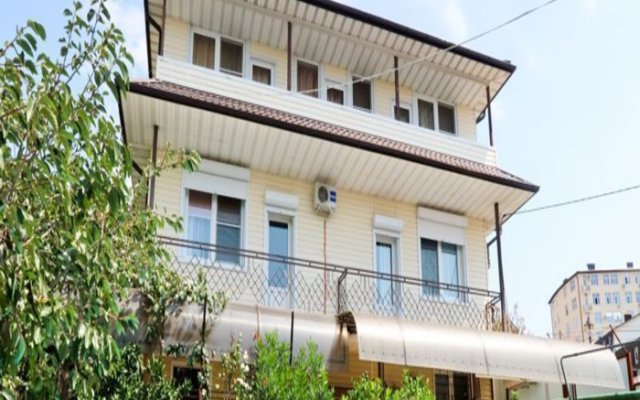 Gostevoy Dom na Tsitrusovoy