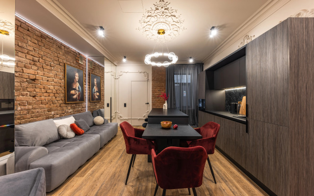 V Tsentre Sankt-Peterburga 2 Apartments