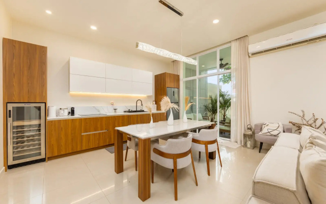 Aura 3BR Private Pool near Naiharn Beach Villa - Villas_and_Bungalows in ראוואי - Photo 4