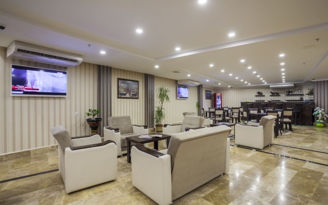 Ayhan Hotel