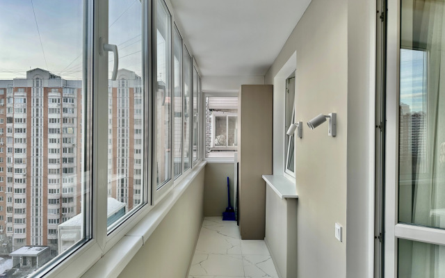 Lyuks S 2-Mya Balkonami I Dizaynerskim Remontom Flat