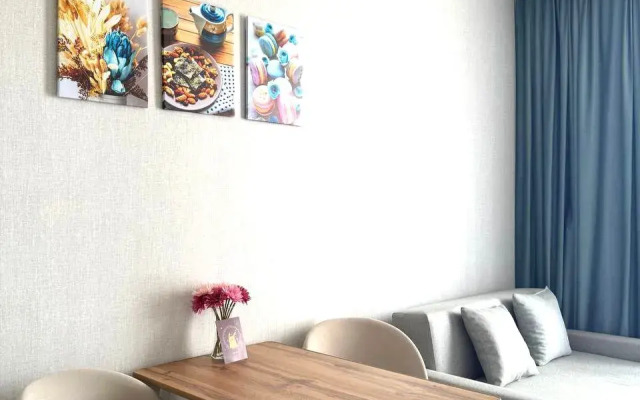 Na Petra Podzolkova 28 Ryadom S Planetoy Flat