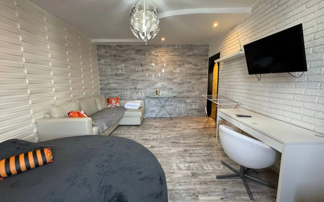Uyutnye 1-Komnatnye PryamoNnaprotiv TRC Rivera  Apartaments