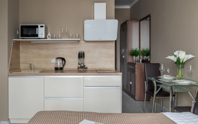 Red Art Light Rosen Apartments