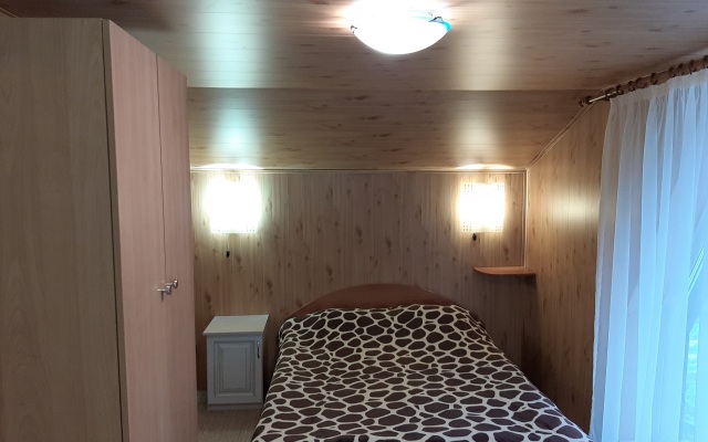 Manzherok Guest House