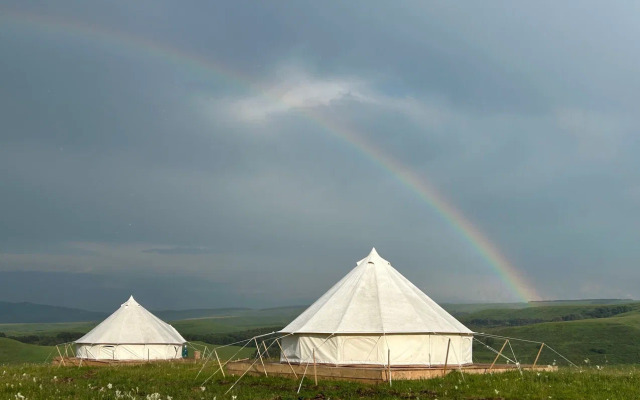 Medovye Kholmy Glamping