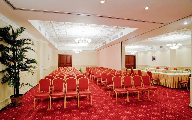 Hotel Grinn Biznes-Klass