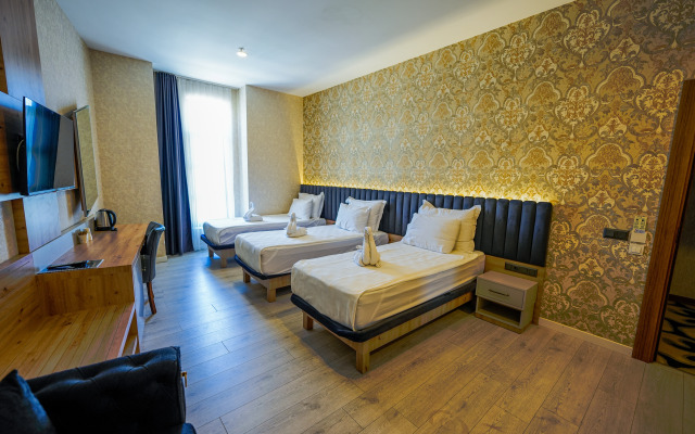 Isnova Hotel