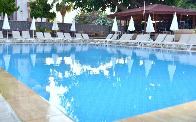 Vi̇va Beach Hotel