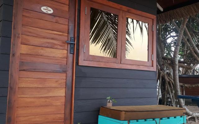 Tomorrowland Beach Villas & Fisherman's Wharf Restaurant Mini Hotel