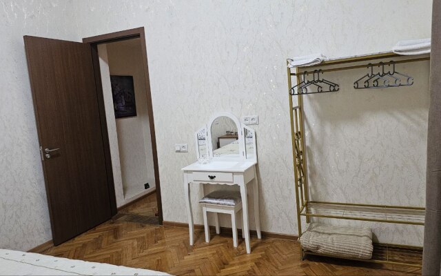 Heart Of The Old Tbilisi Apartments