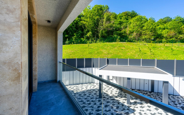 Частный дом 2-х этажный коттедж с дизайнерским ремонтом