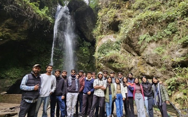 Хостел Young Monk Hostel & Cafe Jibhi