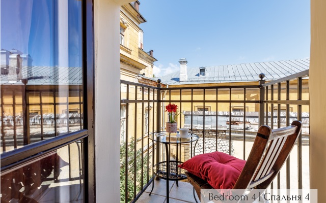 Апартаменты Minin Apartments Богемная Двухуровневая Мансарда 150 кв.м