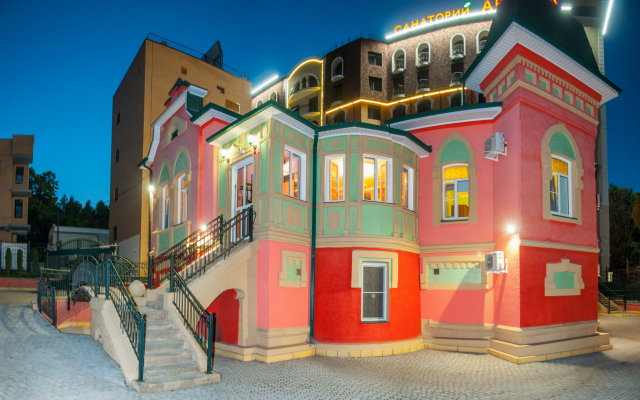 Pervyij Dohodnyij Dom Korpus E Guest house